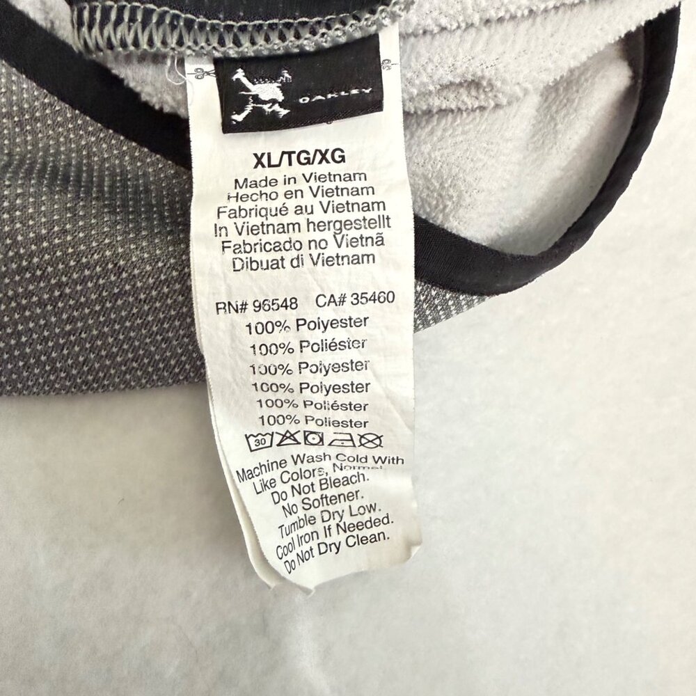 Oakley 1/4 Zip Pullover - Gray - XL - Coeur D Alene Golf Resort - Picture 11 of 12